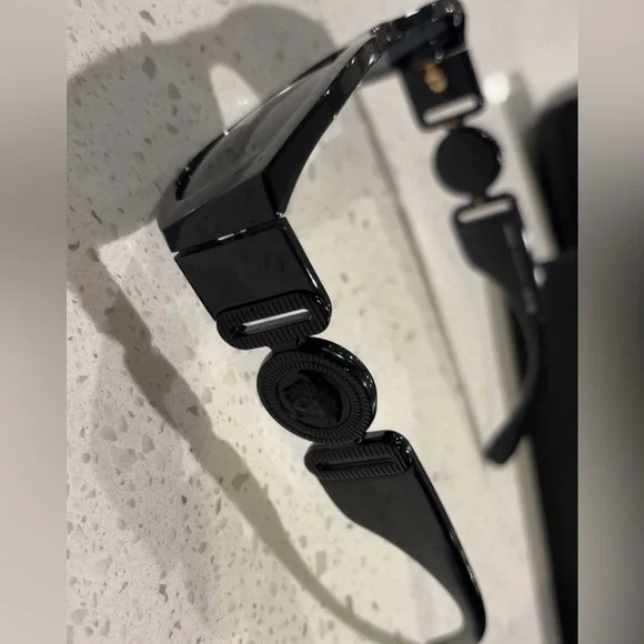 NEW Versace Medusa Biggie Sunglasses | 50% OFF RETAIL - Picture 2 of 4